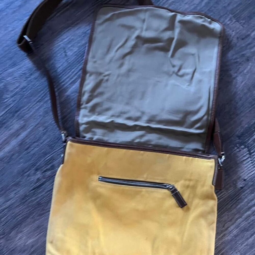 Coach Unisex Messenger Mustard LP School Crossover Bag Laptop Computer